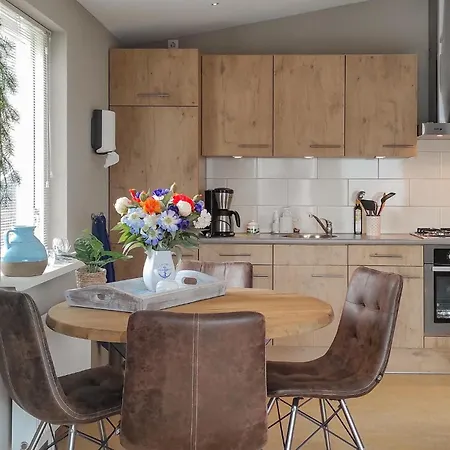 2 Bedroom Awesome In Semesterbostad *